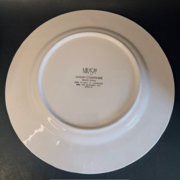 Mikasa English Countryside 6 White Dinner Plate Raised Flowers Grapes Basket VTG - Picture 5 of 8